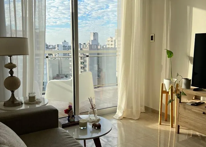 Departamento Moderno Con Vistas Al Rio Parana.