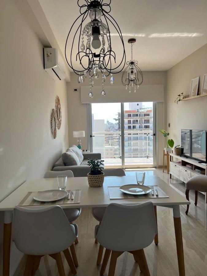 Departamento Moderno Con Vistas Al Rio Parana. *