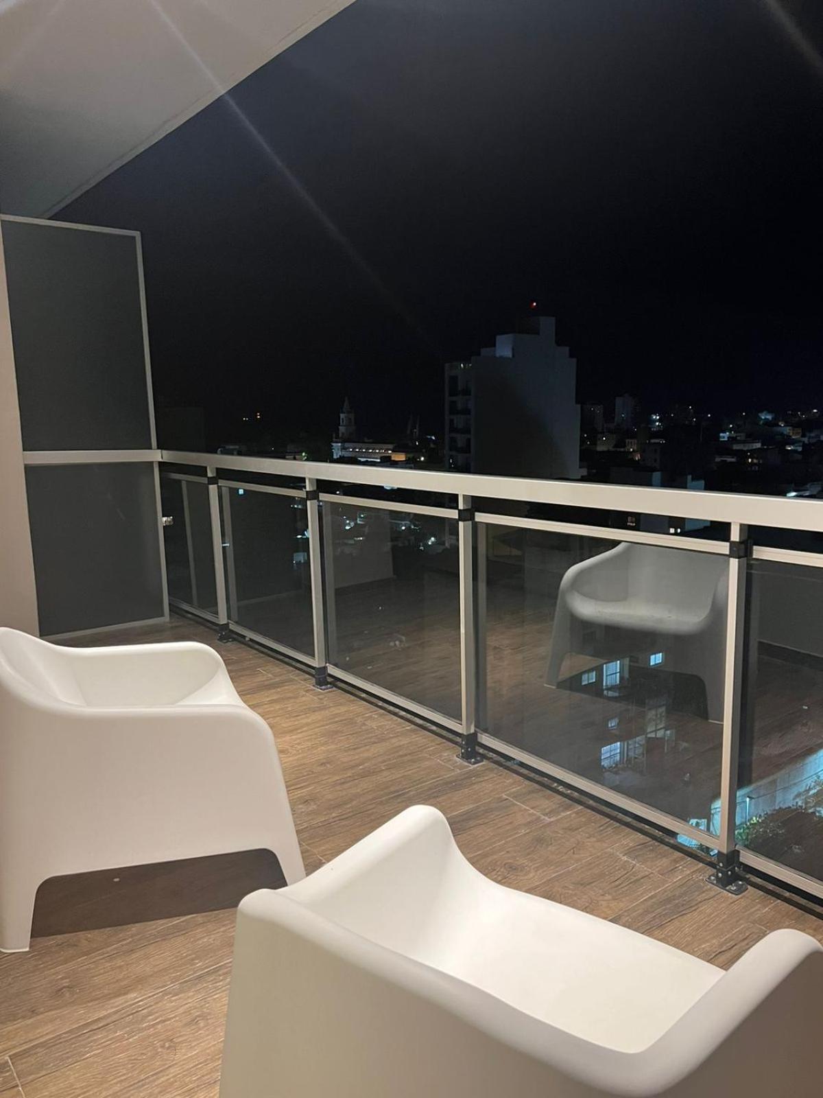 Apartment Departamento Moderno Con Vistas Al Rio Parana. *